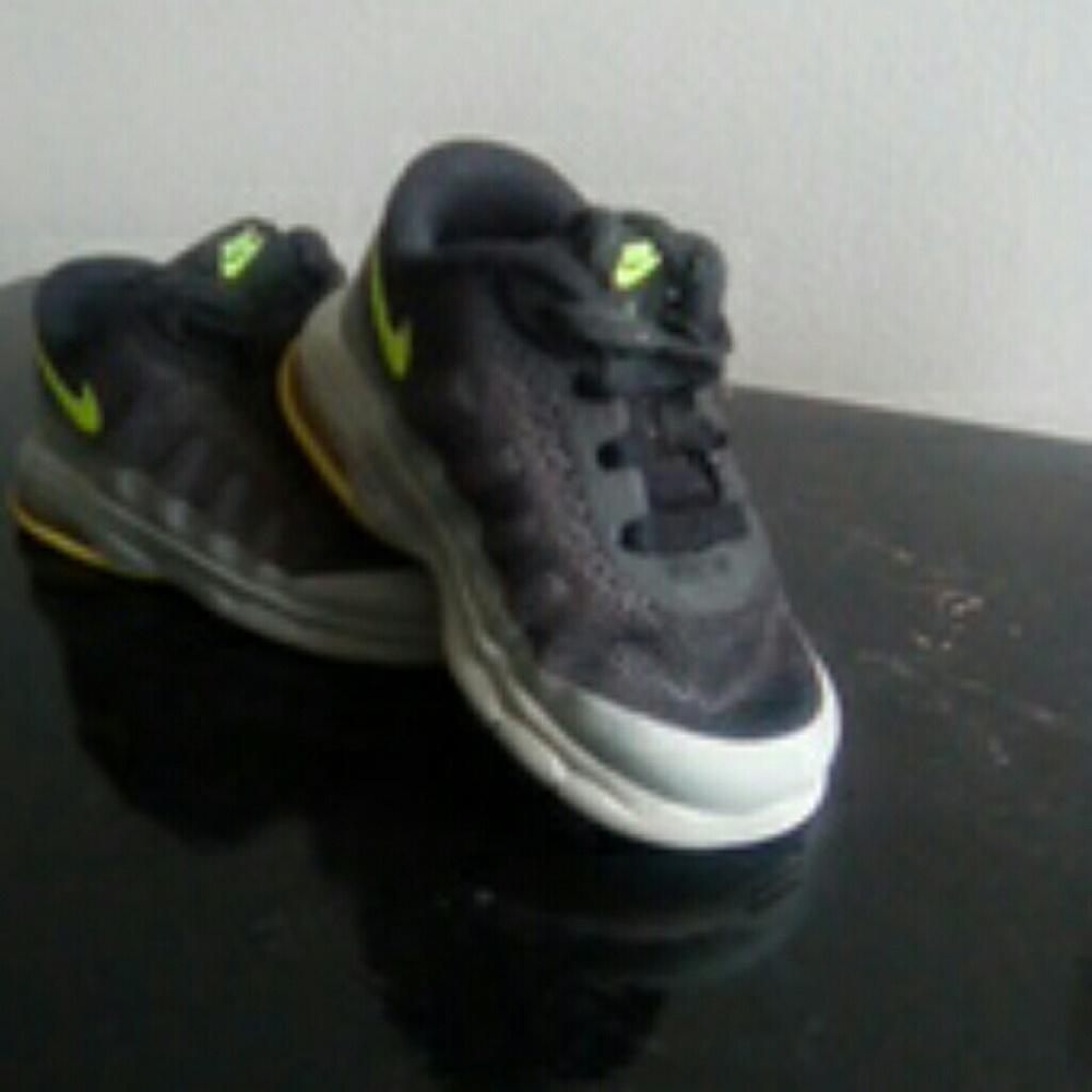 Toddler size 5Nike